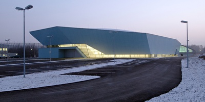 Eishalle, St. Pölten, 2007 (Sam Ott-Reinisch Architekten) – © Hertha Hurnaus Eishalle, St. Pölten, 2007 (Sam Ott-Reinisch Architekten)