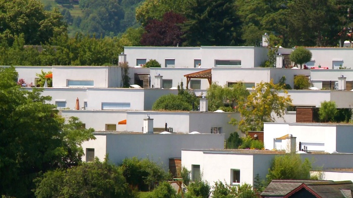 Atriumsiedlung „Am Hundssteig“ (Filmstill), Architekt: Ernst Linsberger