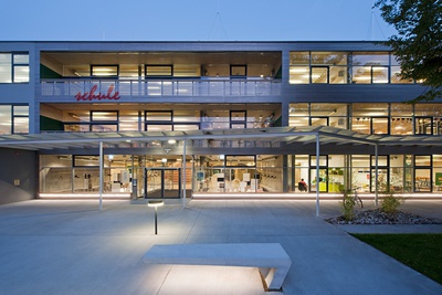 Schul- u. Kulturzentrum - Feldkirchen/Donau, 2014, Haupteingang