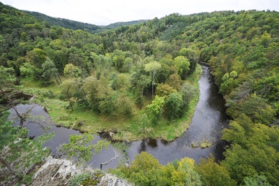Blick vom Öden Schloss auf die einzigartige Hartholzau bei Rosenburg – © Werner Gamerith Blick vom Öden Schloss auf die einzigartige Hartholzau bei Rosenburg
