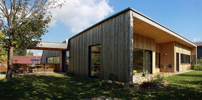 Haus Abersbach Süd-Westfassade | Arch. DI Horst Zauner – © Foto: Johann Scheiber Haus Abersbach Süd-Westfassade | Arch. DI Horst Zauner