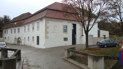 Seminarhaus Mühlenhof Ansicht Straße | LOOPING ARCHITECTURE – © Foto: LOOPING ARCHITECTURE Seminarhaus Mühlenhof Ansicht Straße | LOOPING ARCHITECTURE